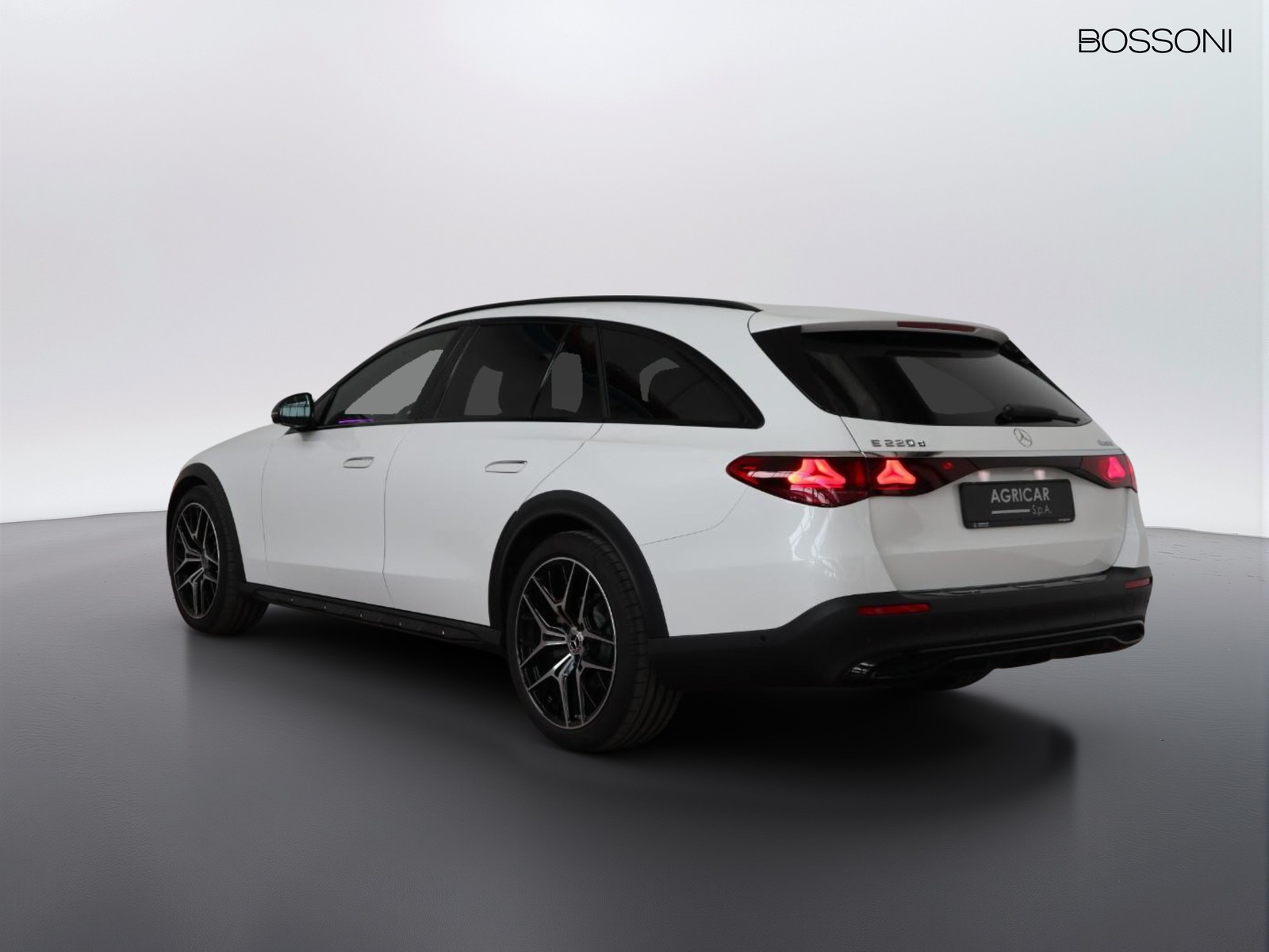 5 - Mercedes Classe E station wagon all-terrain 220 d premium 4matic 9g-tronic