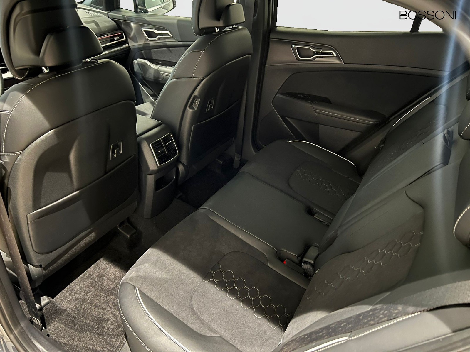 8 - Kia Sportage 1.6 t-gdi phev 245cv gt-line sunroof pack awd at6