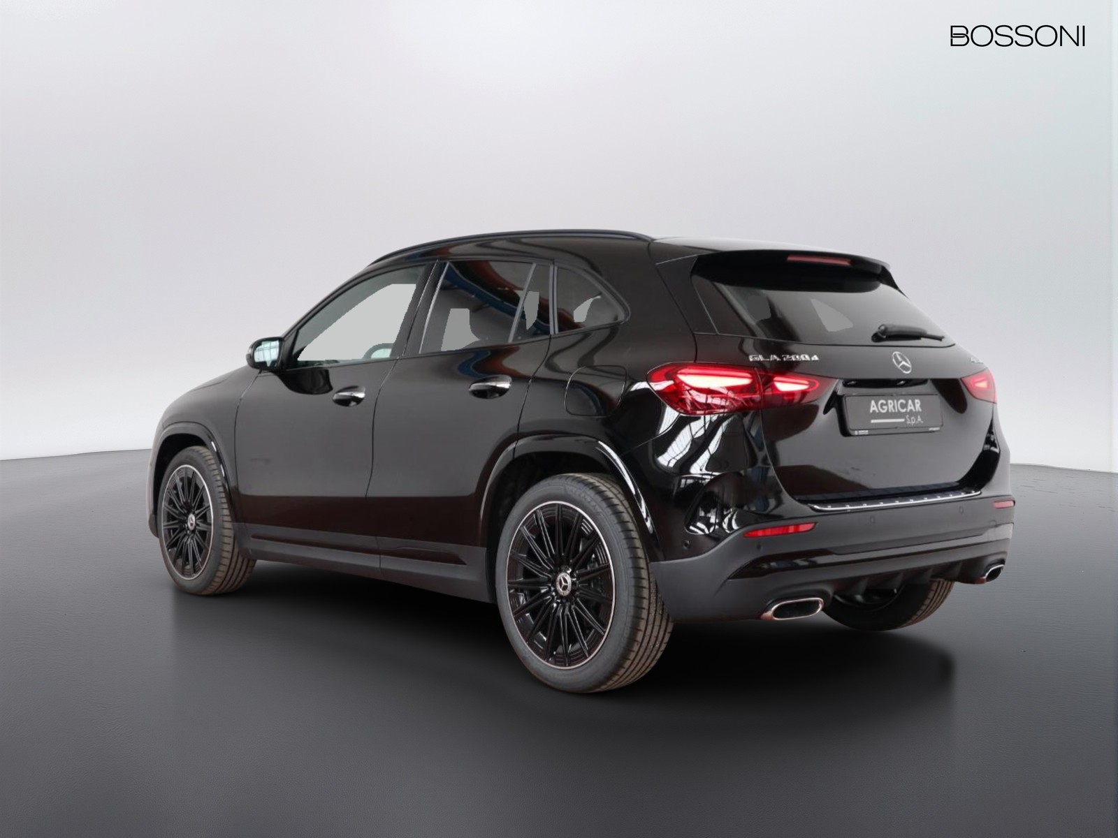 5 - Mercedes GLA 200 d amg line premium 4matic 8g-dct