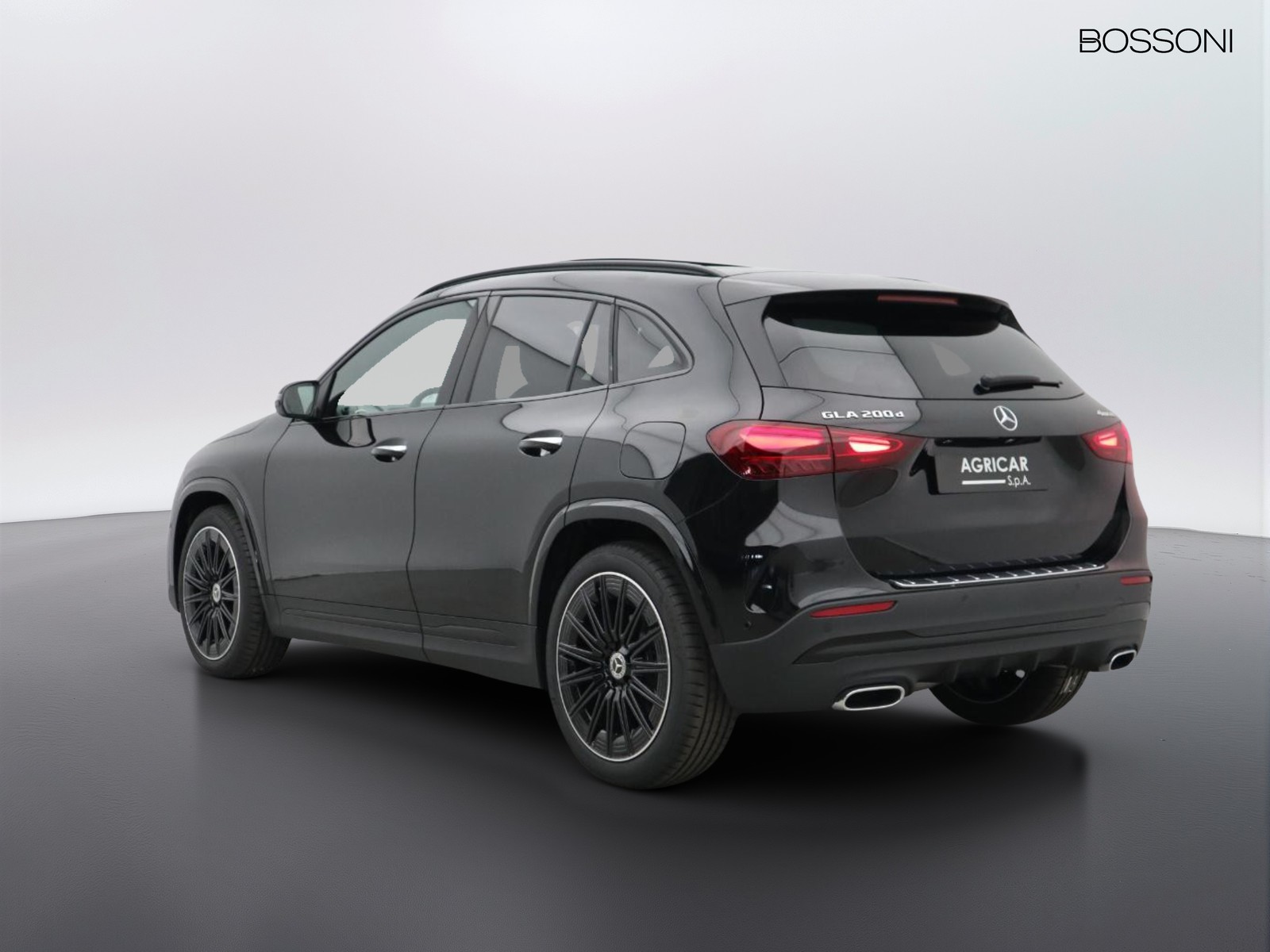 5 - Mercedes GLA 200 d amg line premium 4matic 8g-dct