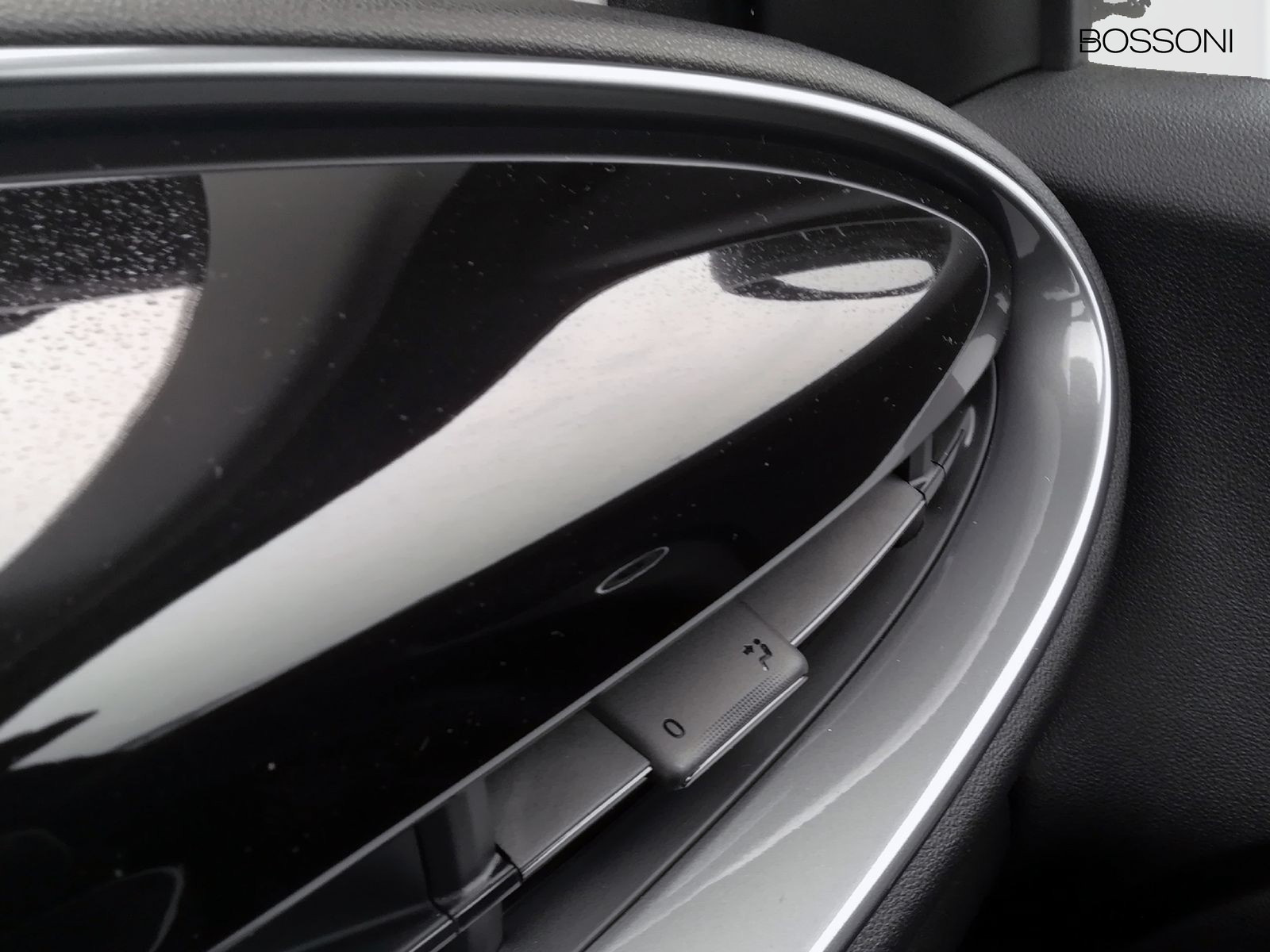 18 - Fiat 500 500e 42 kwh entry pack tech