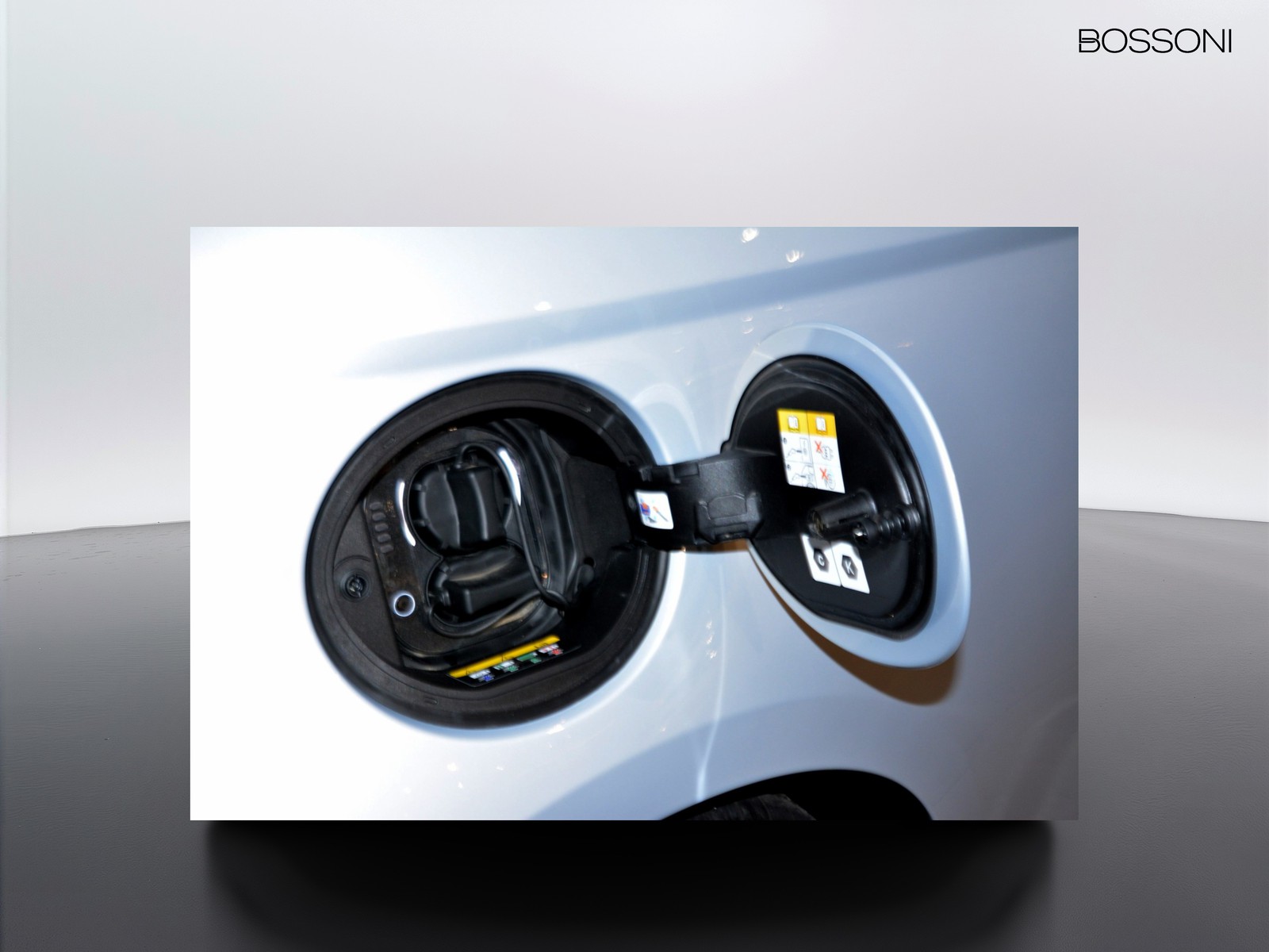 15 - Fiat 500 500e 42 kwh entry pack tech