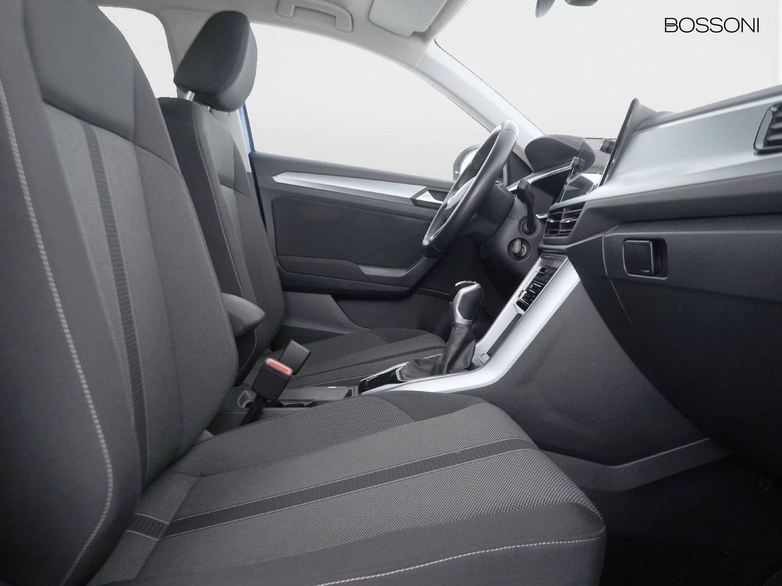8 - Volkswagen T-Roc 1.0 tsi 110cv life