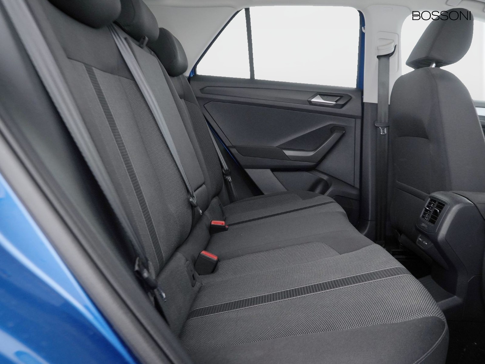 9 - Volkswagen T-Roc 1.0 tsi 110cv life