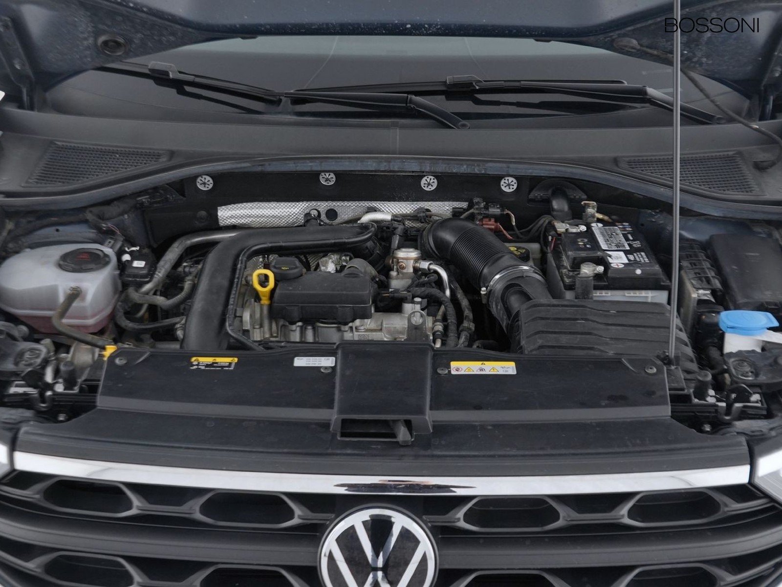 11 - Volkswagen T-Roc 1.0 tsi 110cv life