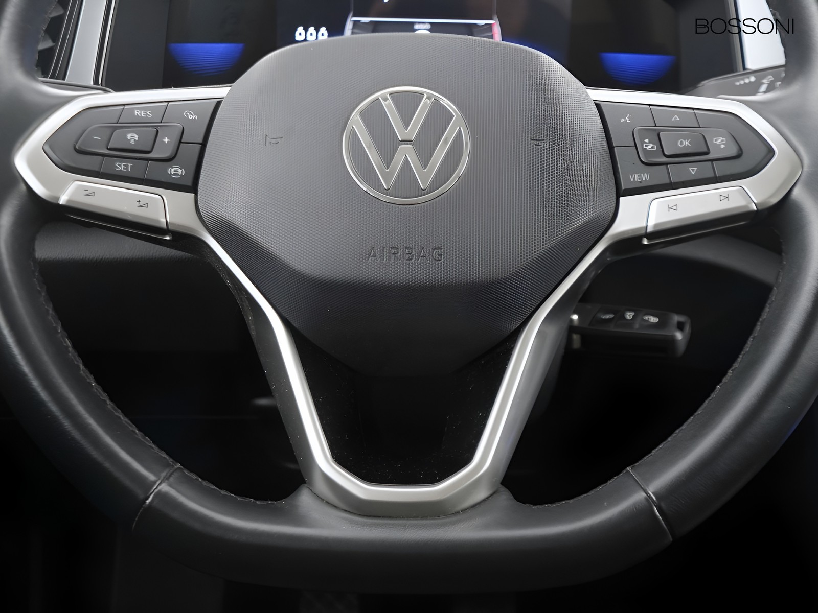 15 - Volkswagen T-Roc 1.0 tsi 110cv life