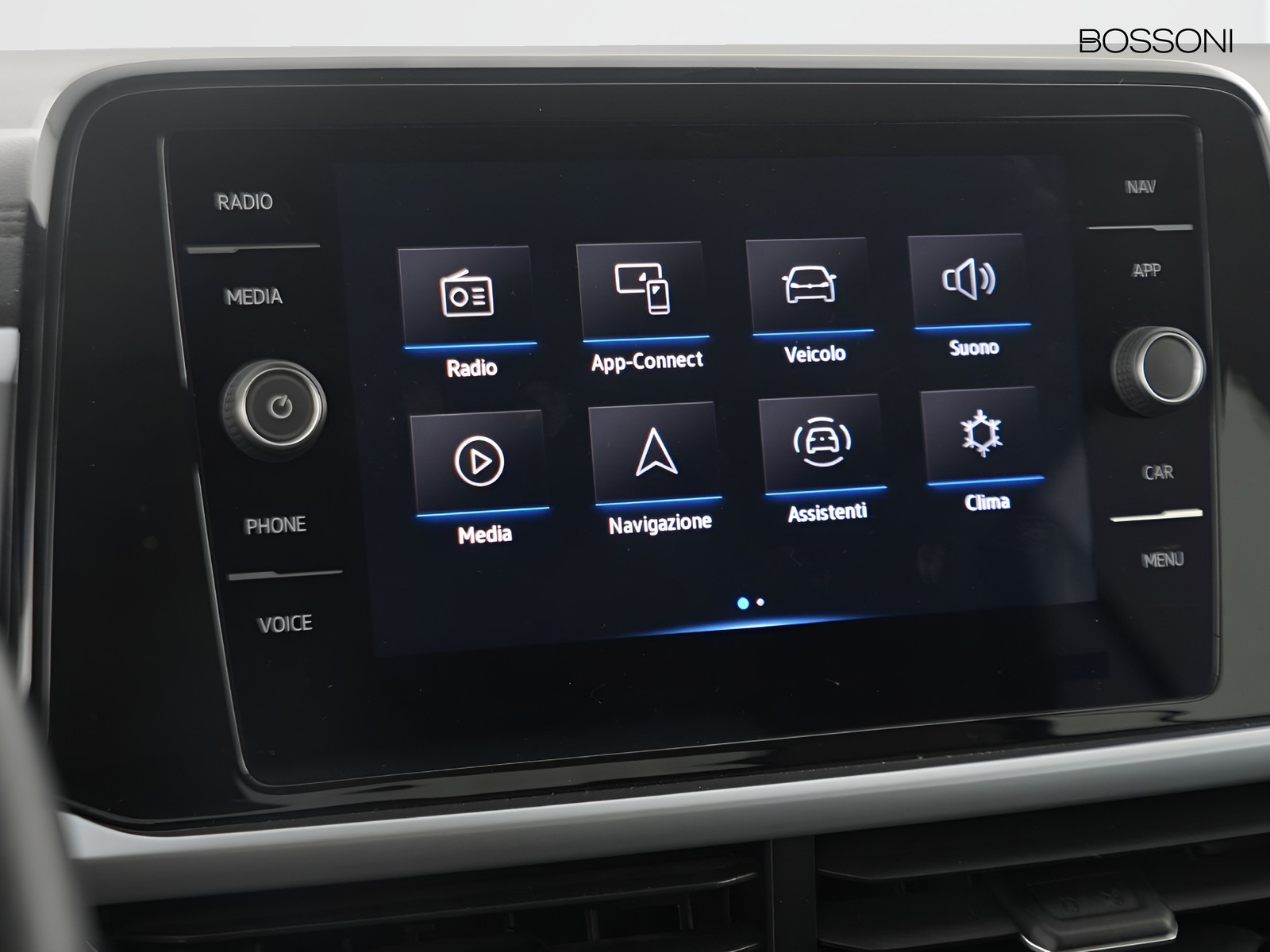 27 - Volkswagen T-Roc 1.0 tsi 110cv life