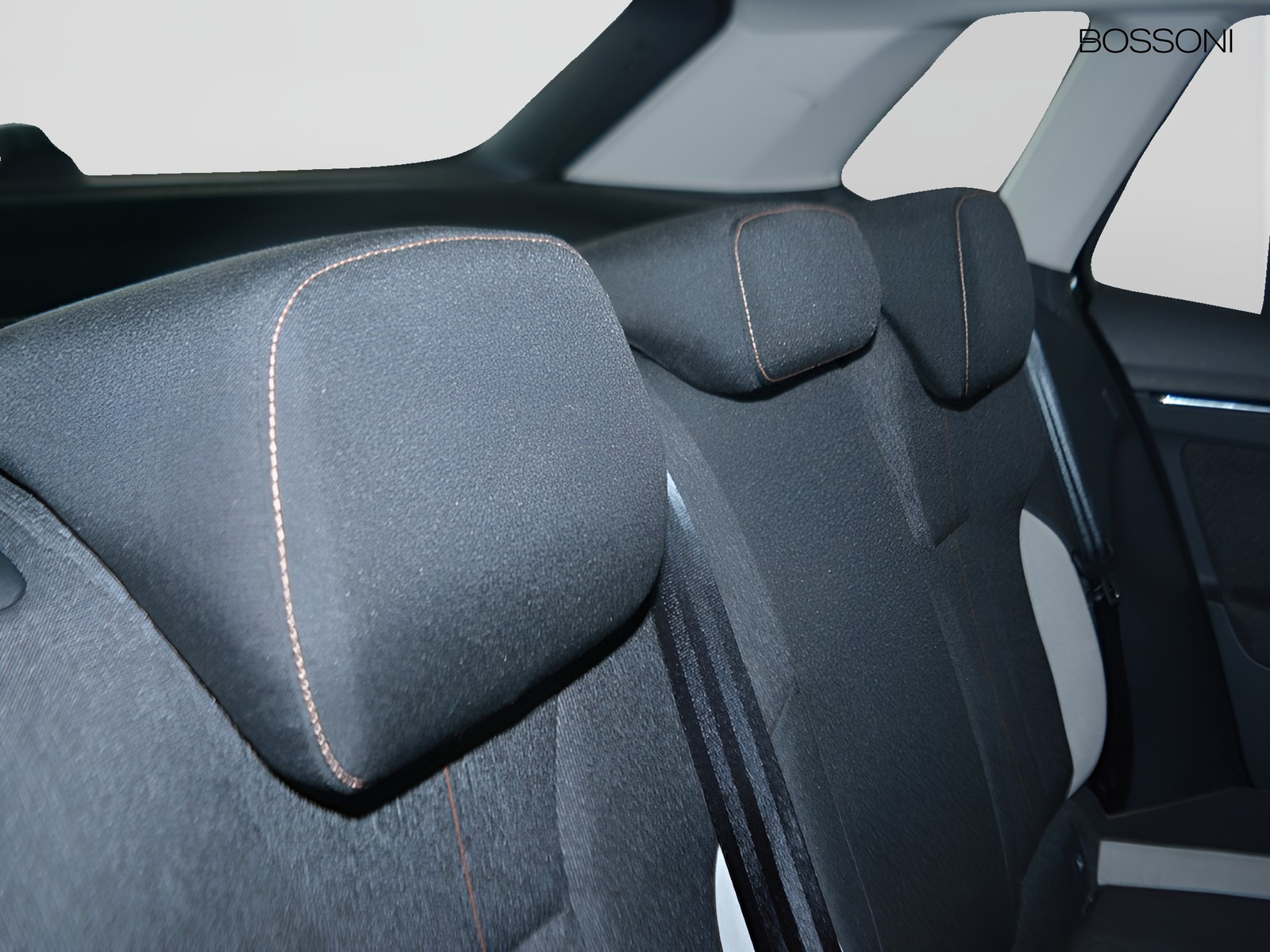 6 - Skoda Kamiq 1.0 tsi 95cv black dots