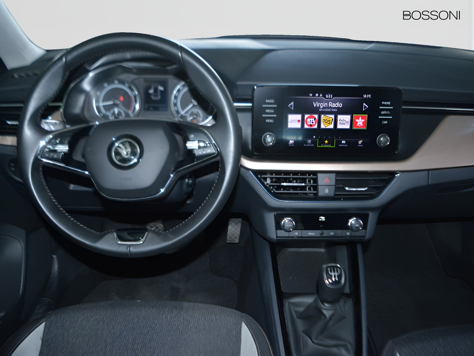 9 - Skoda Kamiq 1.0 tsi 95cv black dots