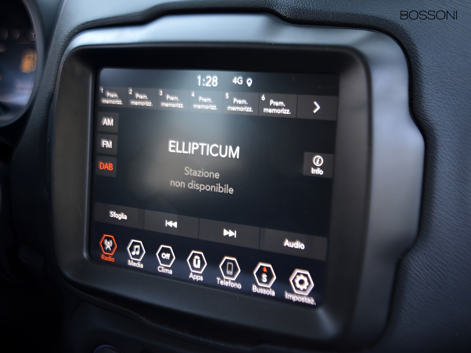 10 - Jeep Renegade 1.3 t4 phev limited 4xe at6