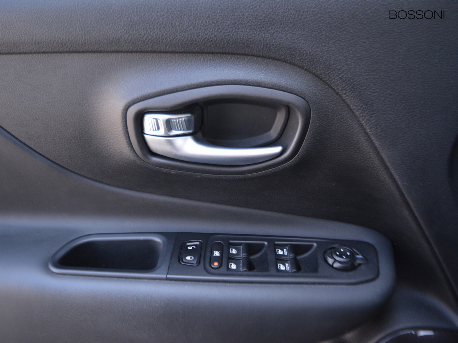 16 - Jeep Renegade 1.3 t4 phev limited 4xe at6