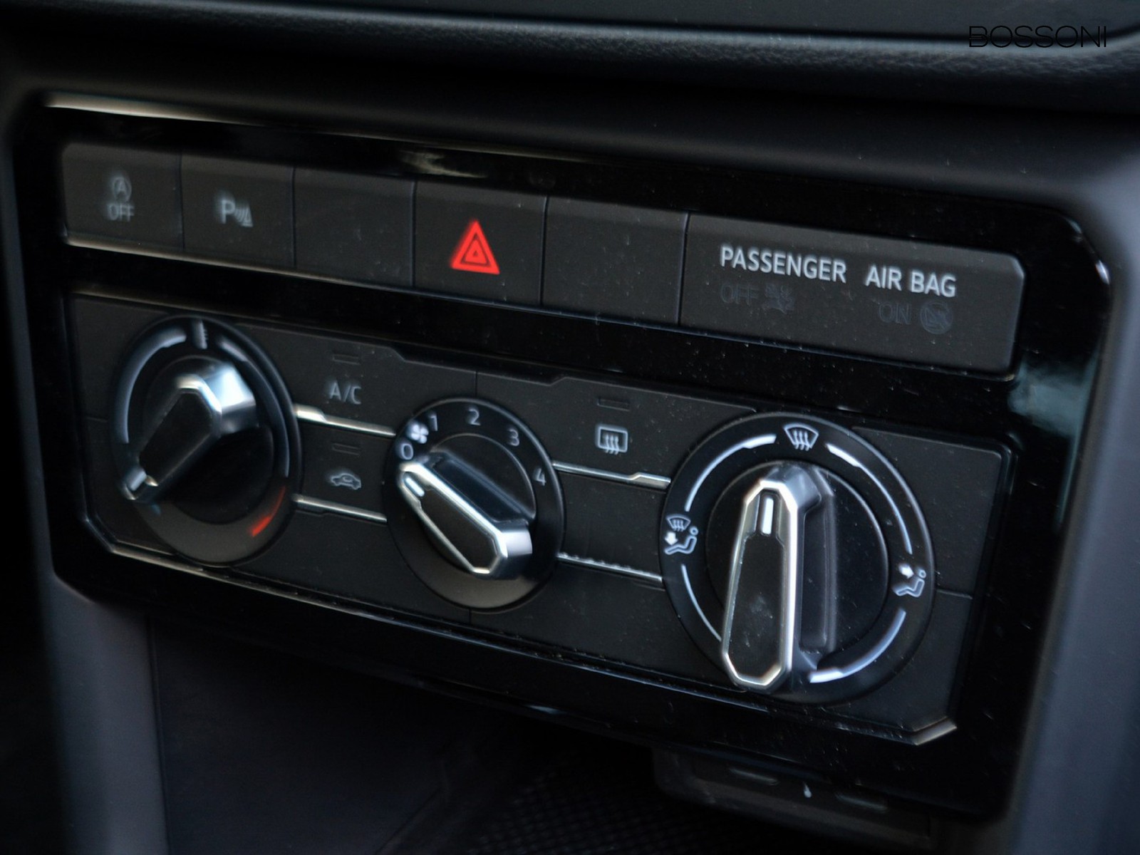 11 - Volkswagen T-Cross 1.0 tsi 95cv style