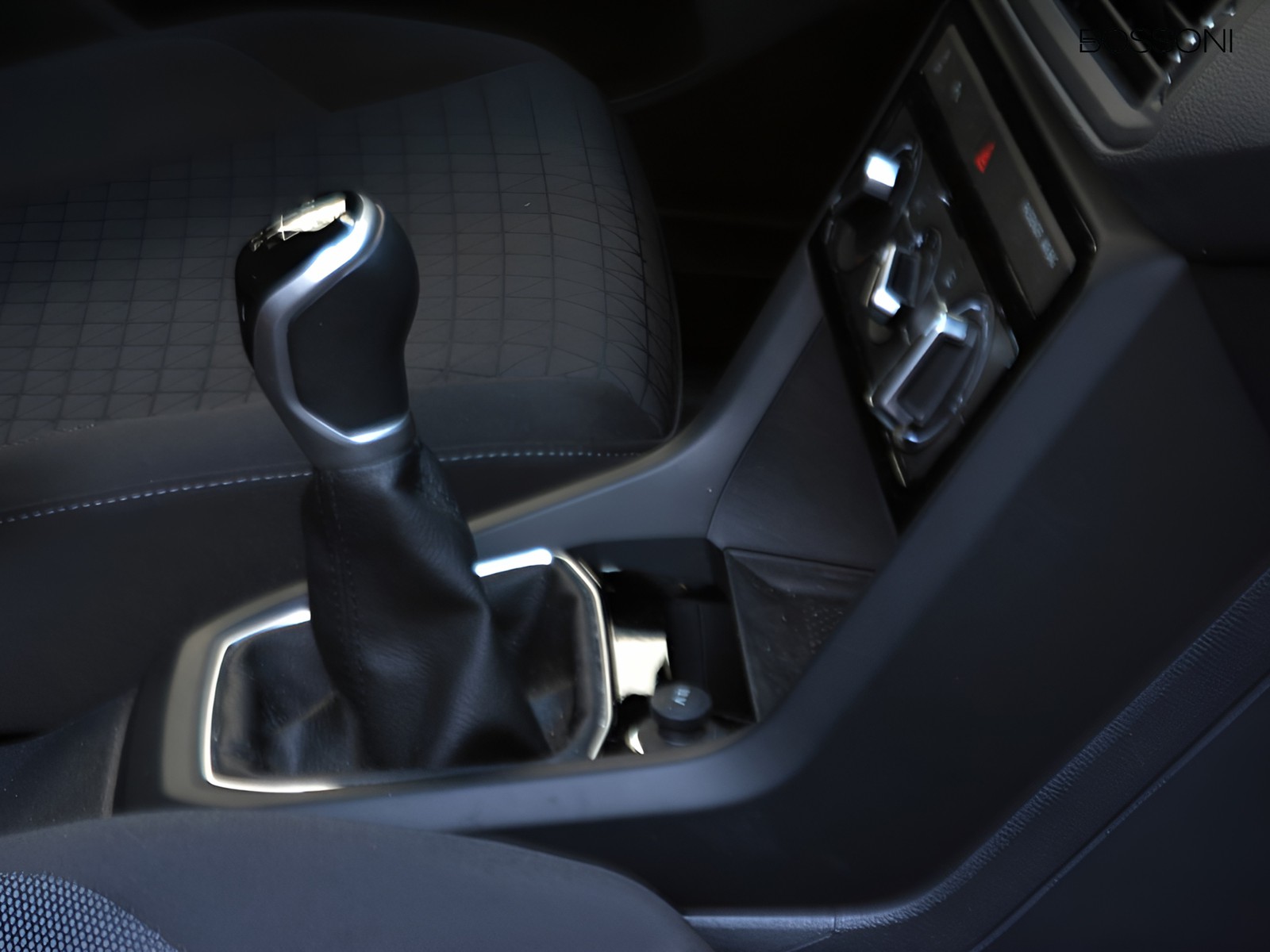 12 - Volkswagen T-Cross 1.0 tsi 95cv style