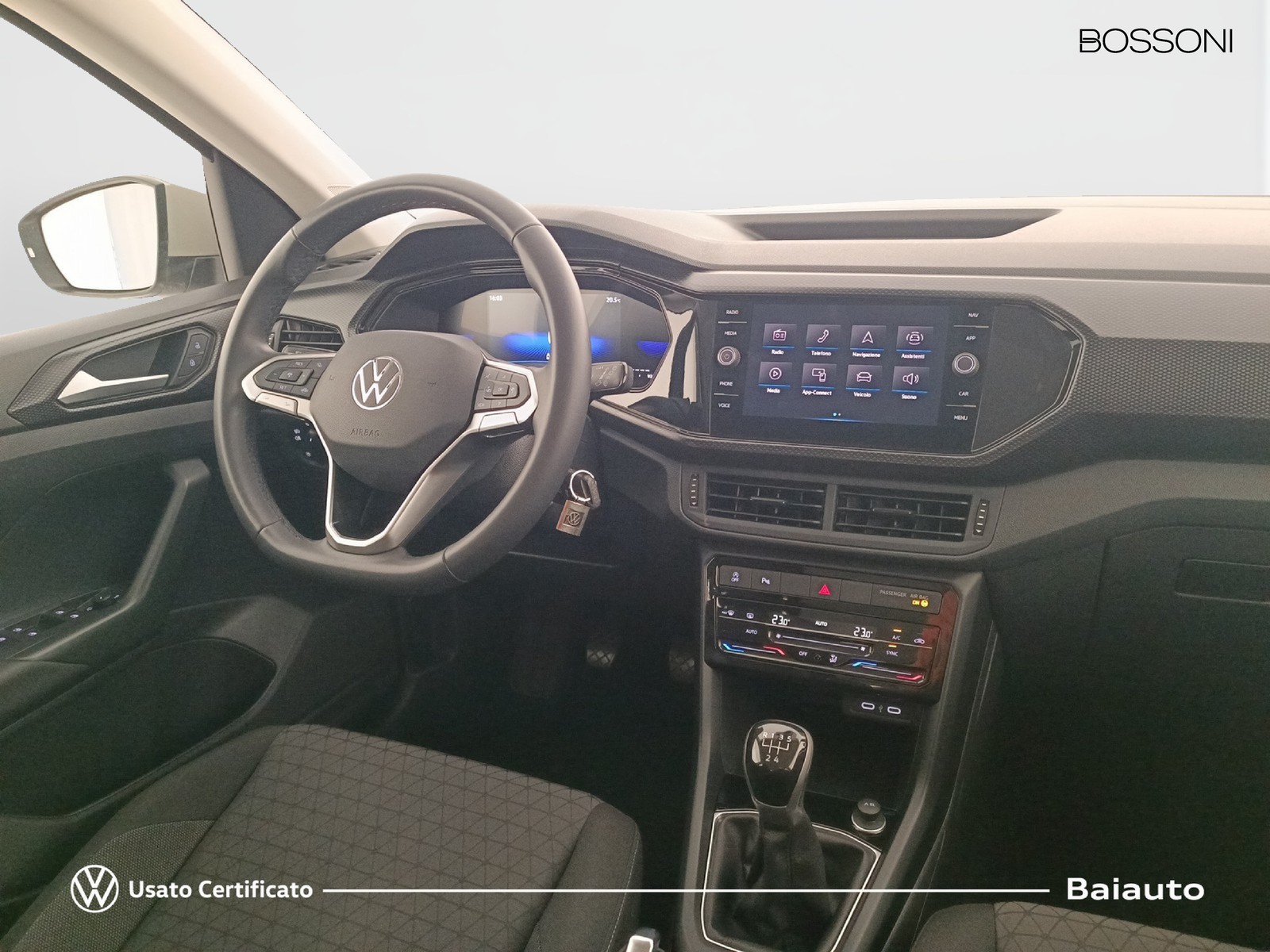 8 - Volkswagen T-Cross 1.0 tsi 95cv style