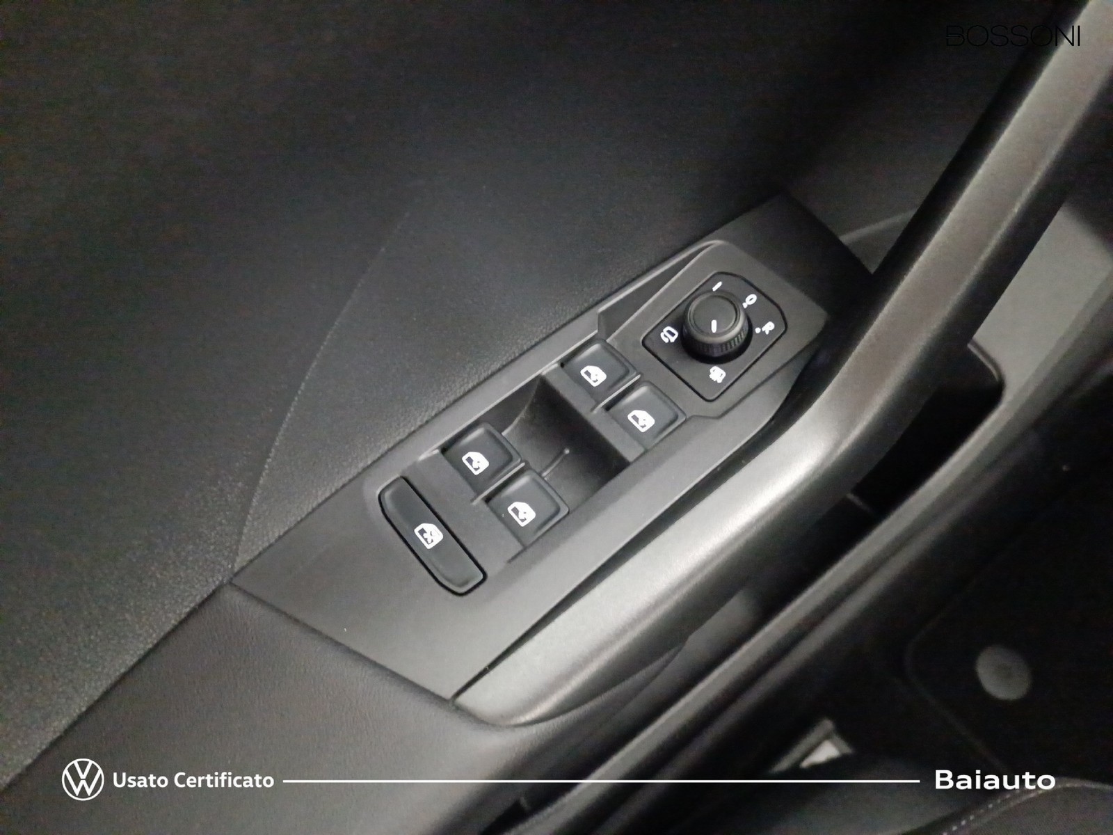 17 - Volkswagen T-Cross 1.0 tsi 95cv style