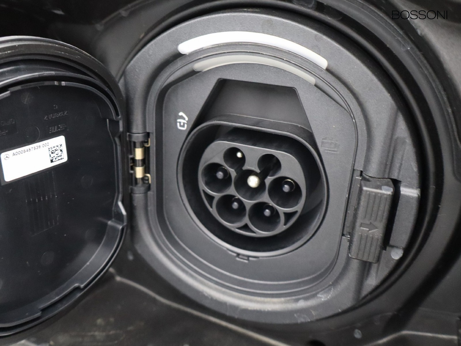 18 - Mercedes GLC suv 300 de plug in hybrid amg line advanced plus 4matic 9g-tronic