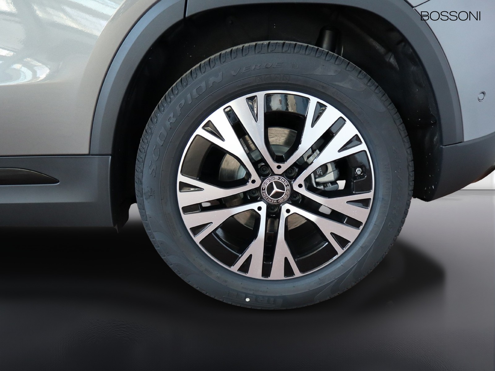 4 - Mercedes GLA 200 d progressive extra 8g-dct