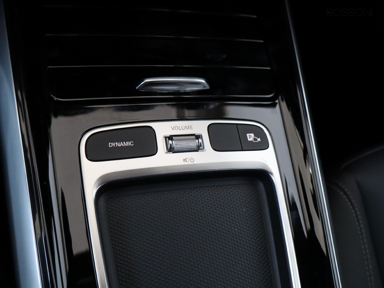 14 - Mercedes GLA 200 d progressive extra 8g-dct