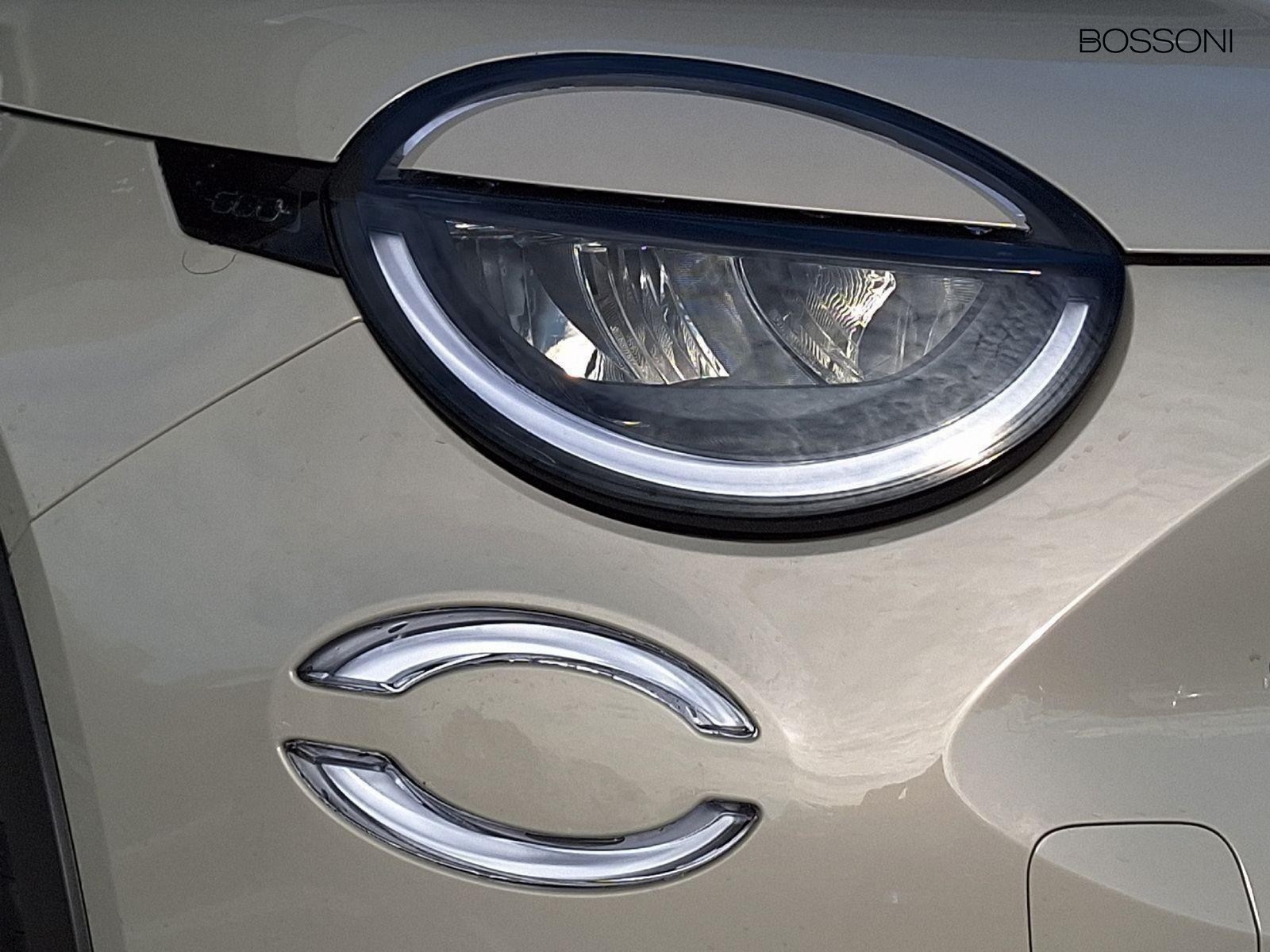 14 - Fiat 600 1.2 hybrid 110cv la prima ii edct