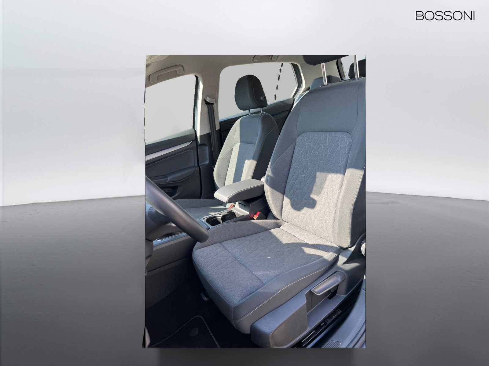 8 - Volkswagen Golf 2.0 tdi scr 115cv life