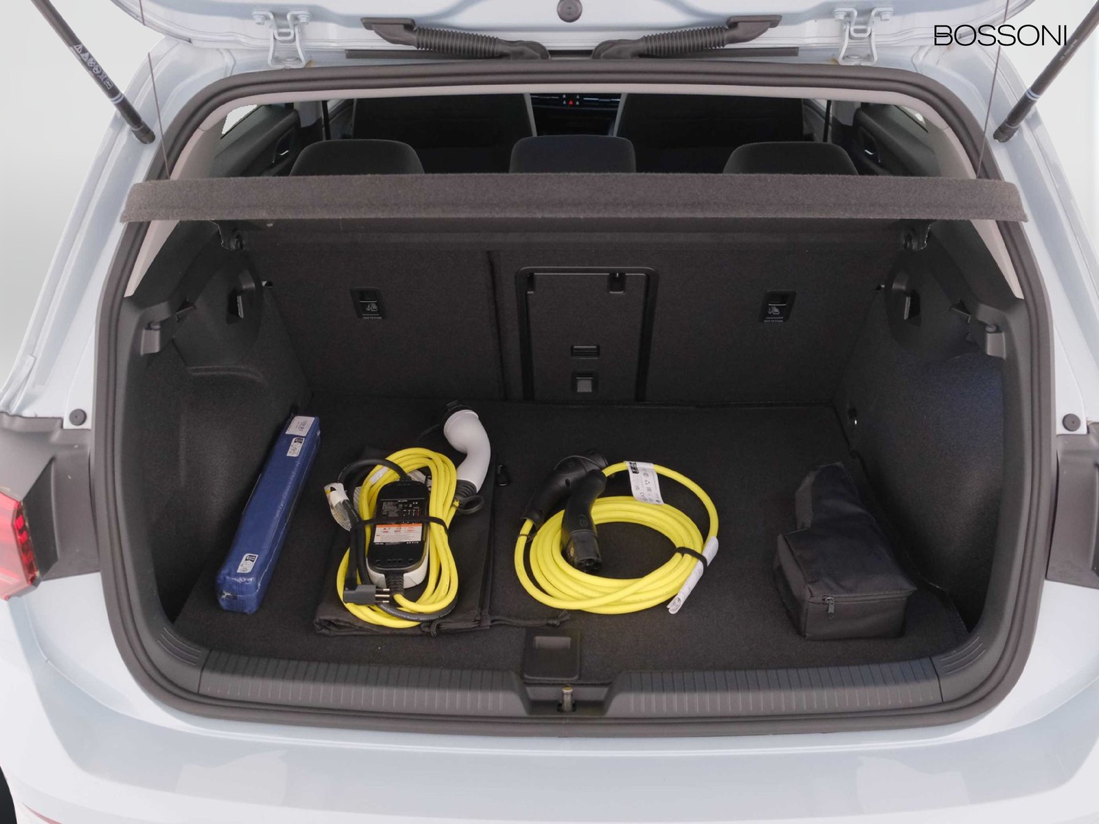 10 - Volkswagen Golf 1.5 tsi ehybrid 204cv life dsg