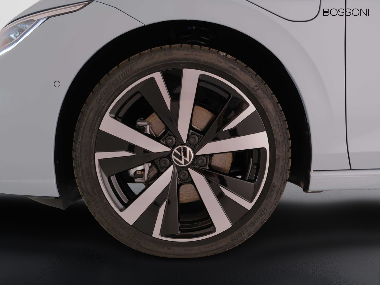 11 - Volkswagen Golf 1.5 tsi ehybrid 204cv life dsg