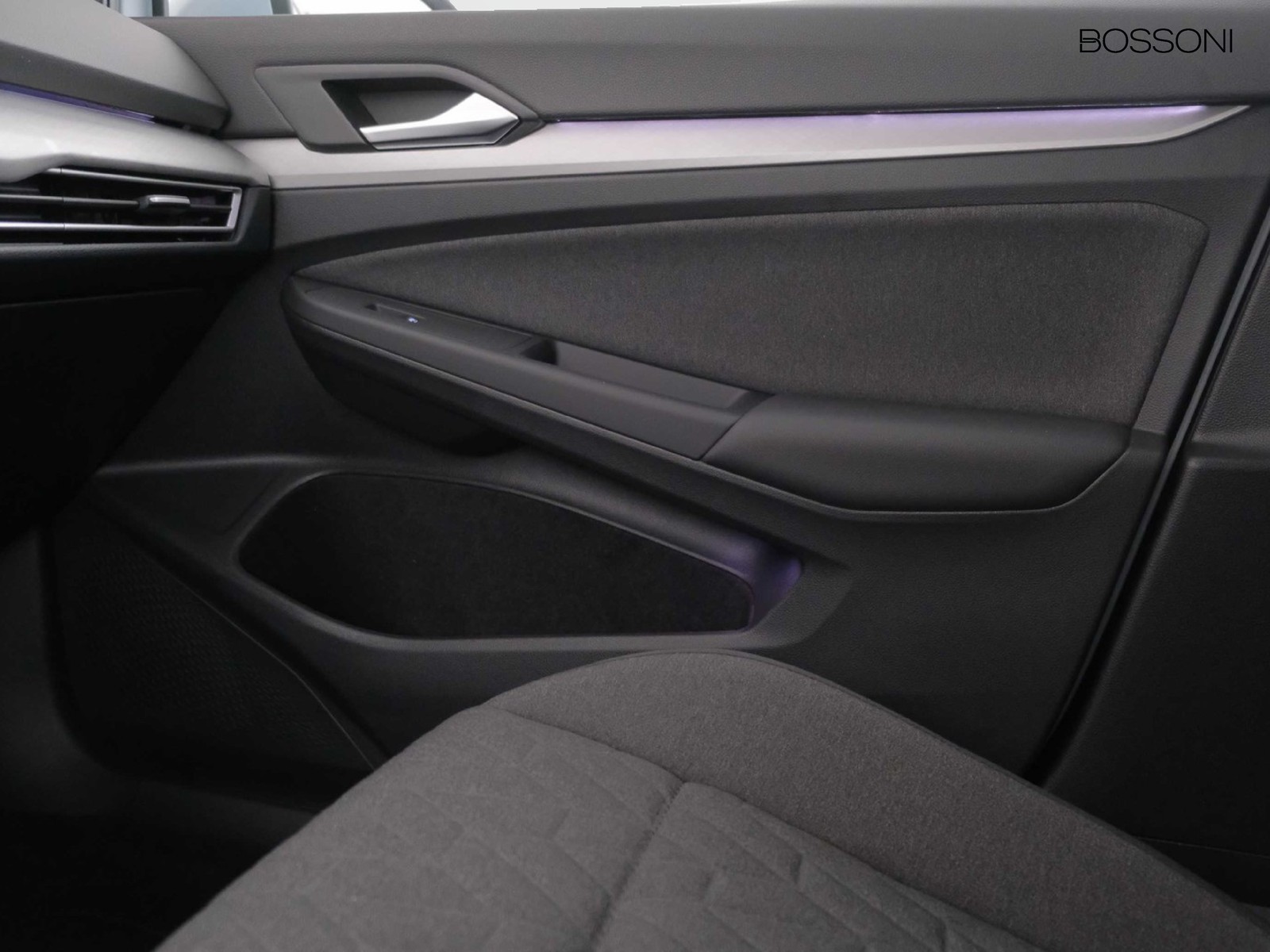 32 - Volkswagen Golf 1.5 tsi ehybrid 204cv life dsg