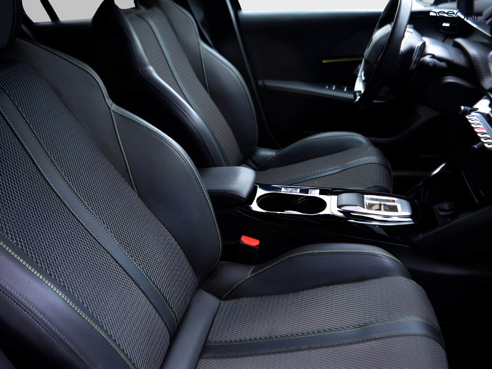 5 - Peugeot 208 1.2 hybrid 48v 145cv gt e-dcs6
