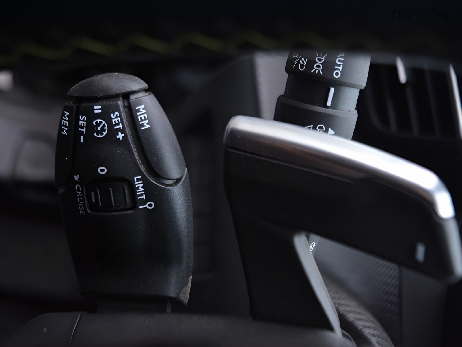17 - Peugeot 208 1.2 hybrid 48v 145cv gt e-dcs6