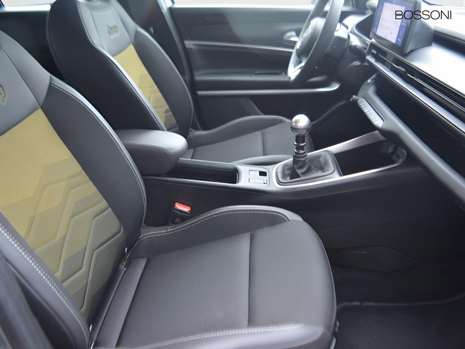 5 - Jeep Avenger 1.2 turbo 100cv altitude fwd