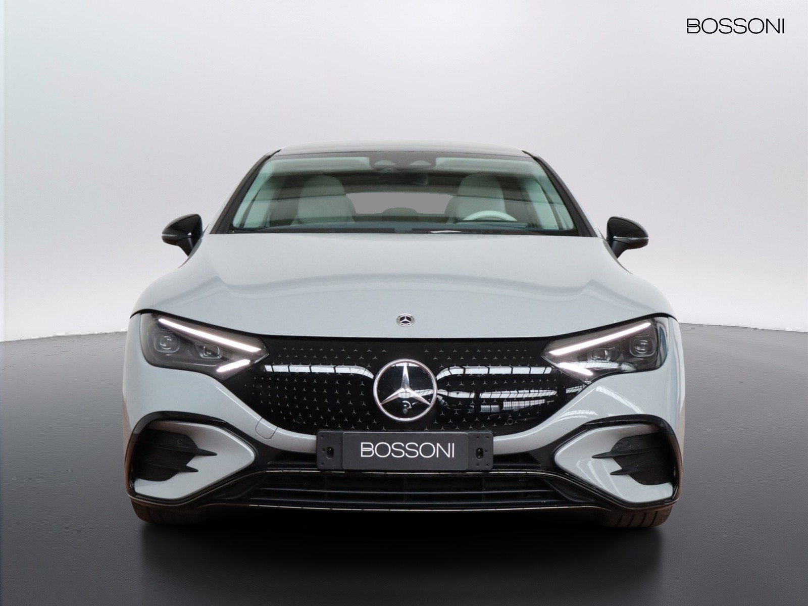 2 - Mercedes EQE 350 premium plus 4matic