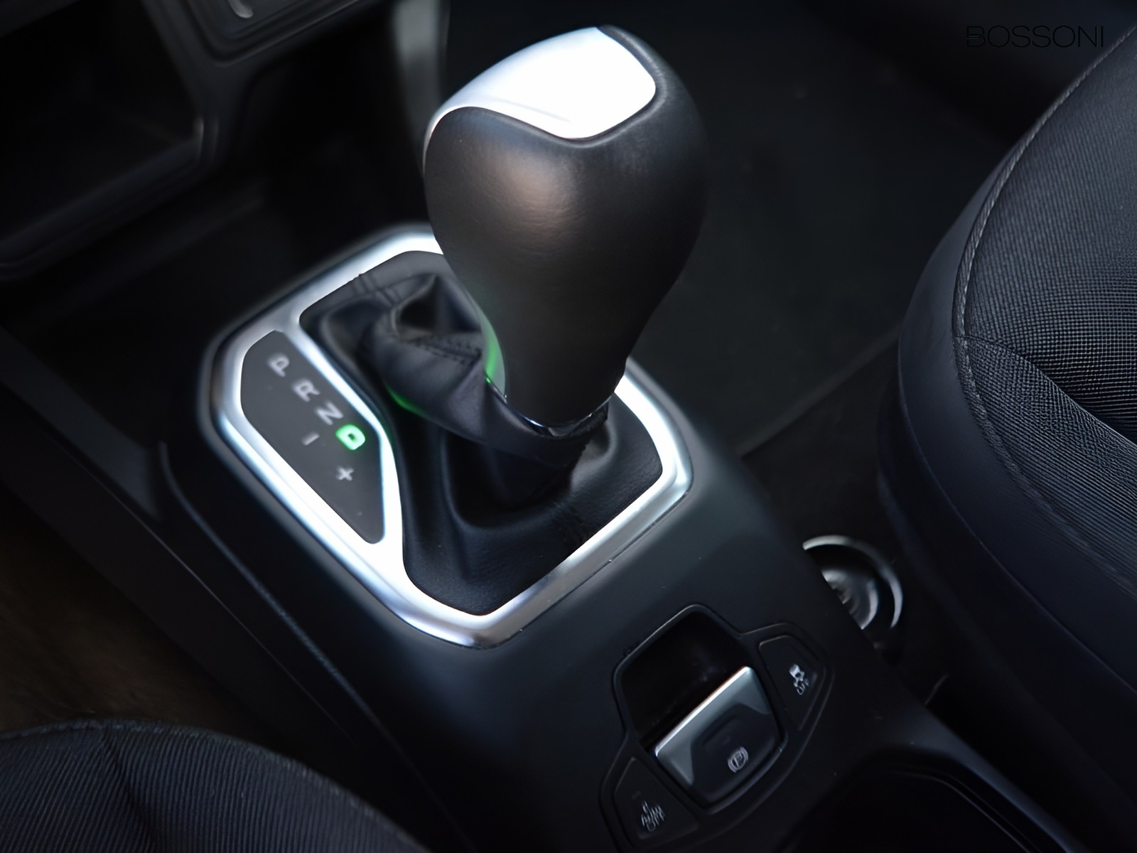 16 - Jeep Renegade 1.5 turbo t4 mhev summit 2wd