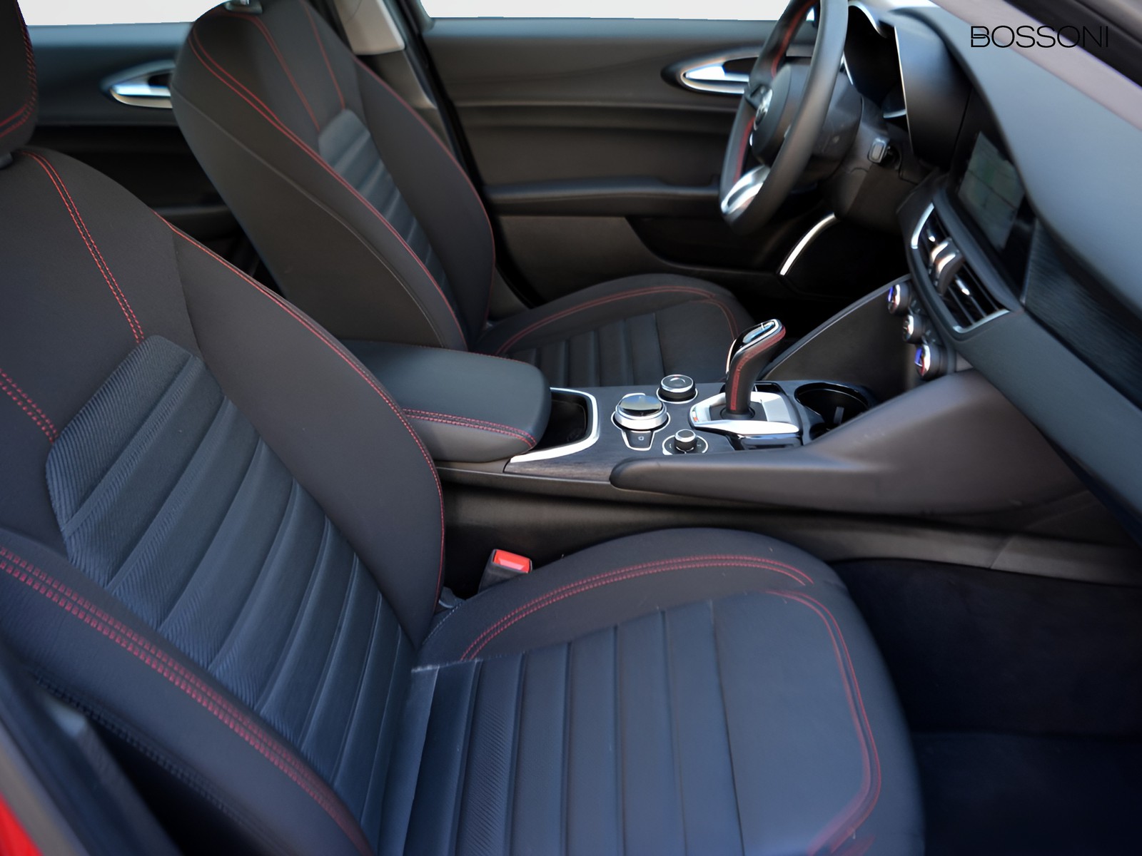 5 - Alfa Romeo Giulia 2.2 turbo 160cv business at8