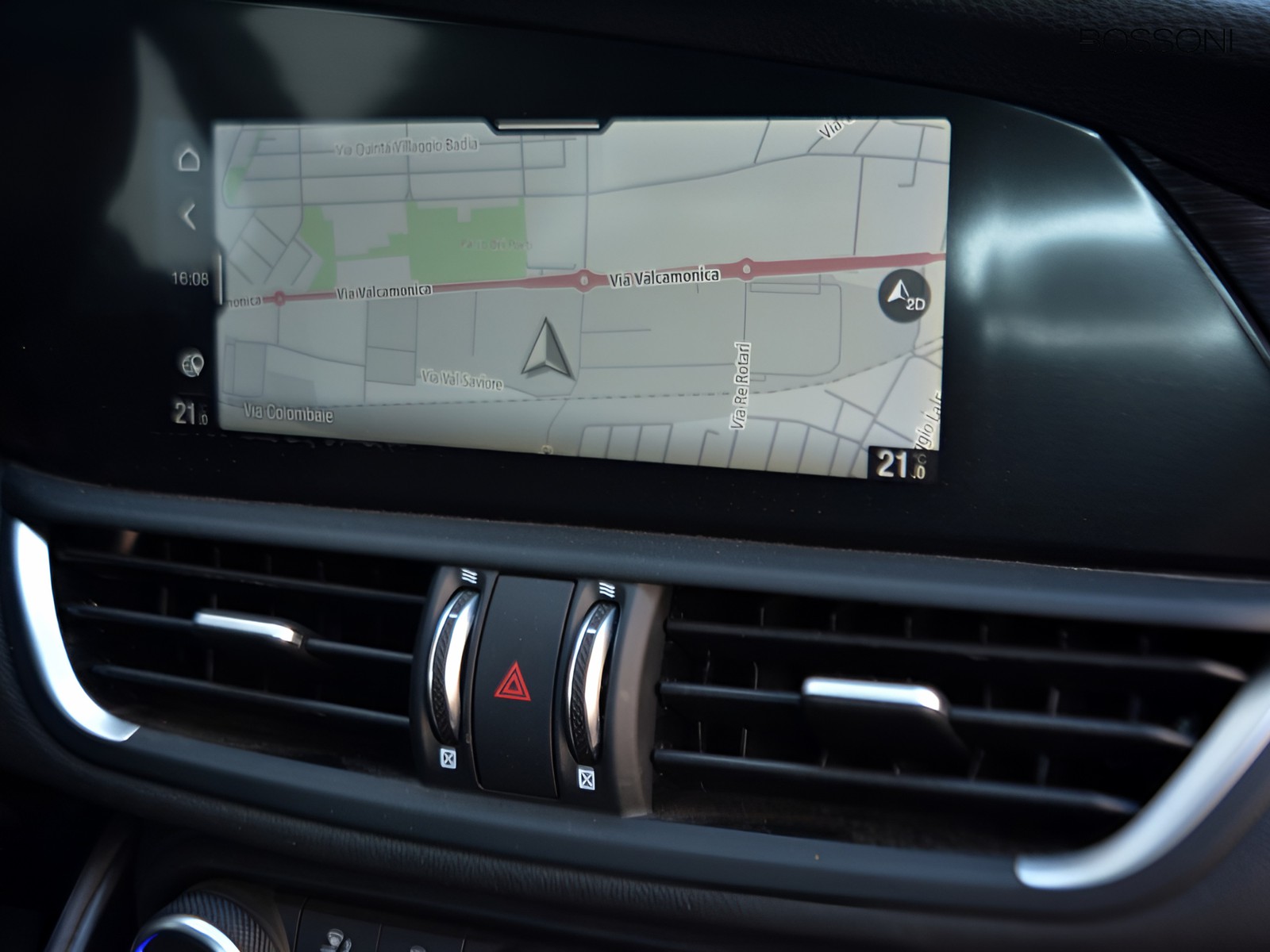 10 - Alfa Romeo Giulia 2.2 turbo 160cv business at8