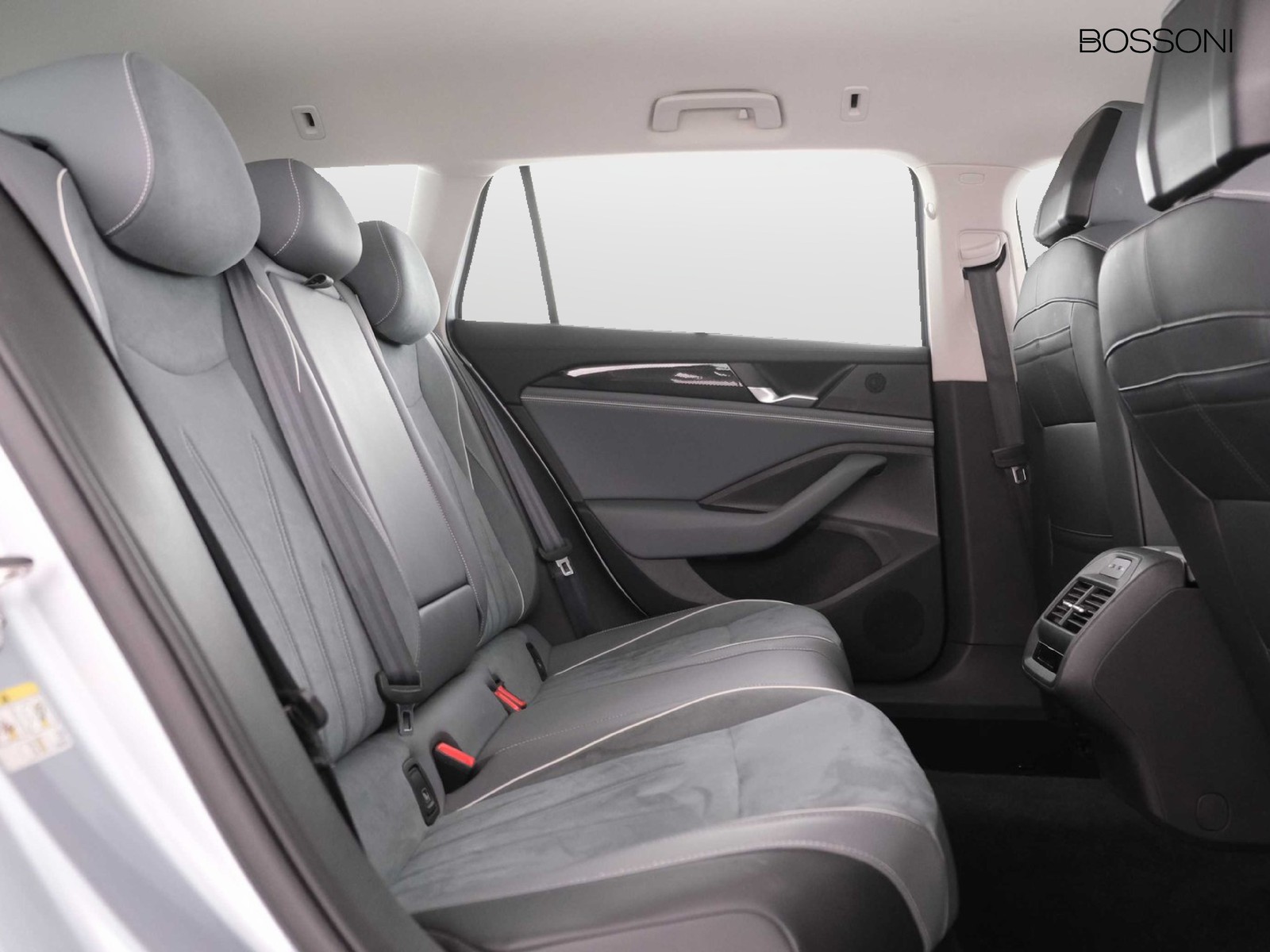 9 - Volkswagen Passat 2.0 tdi scr evo 150cv business dsg