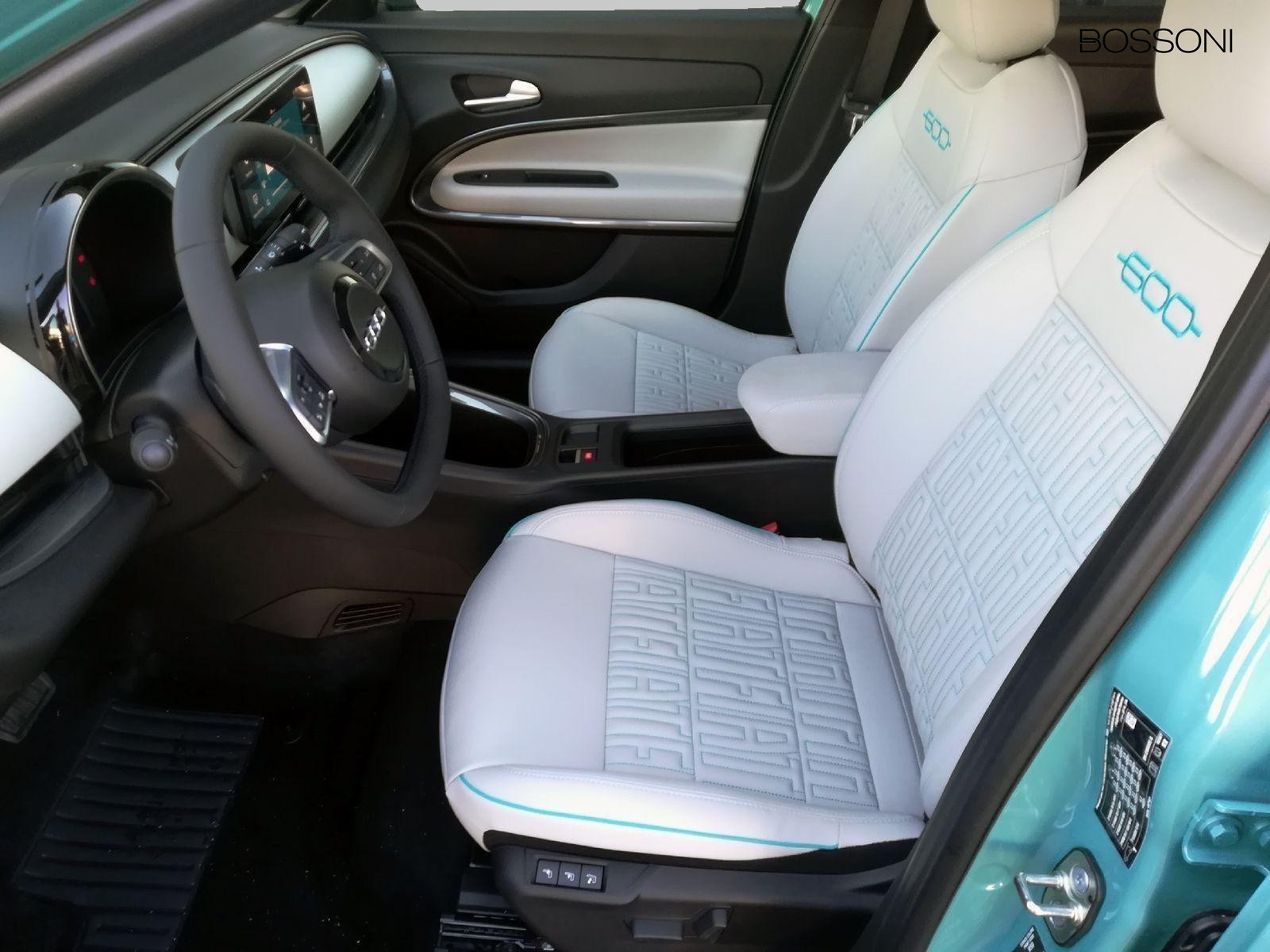 11 - Fiat 600 1.2 hybrid 110cv la prima ii edct