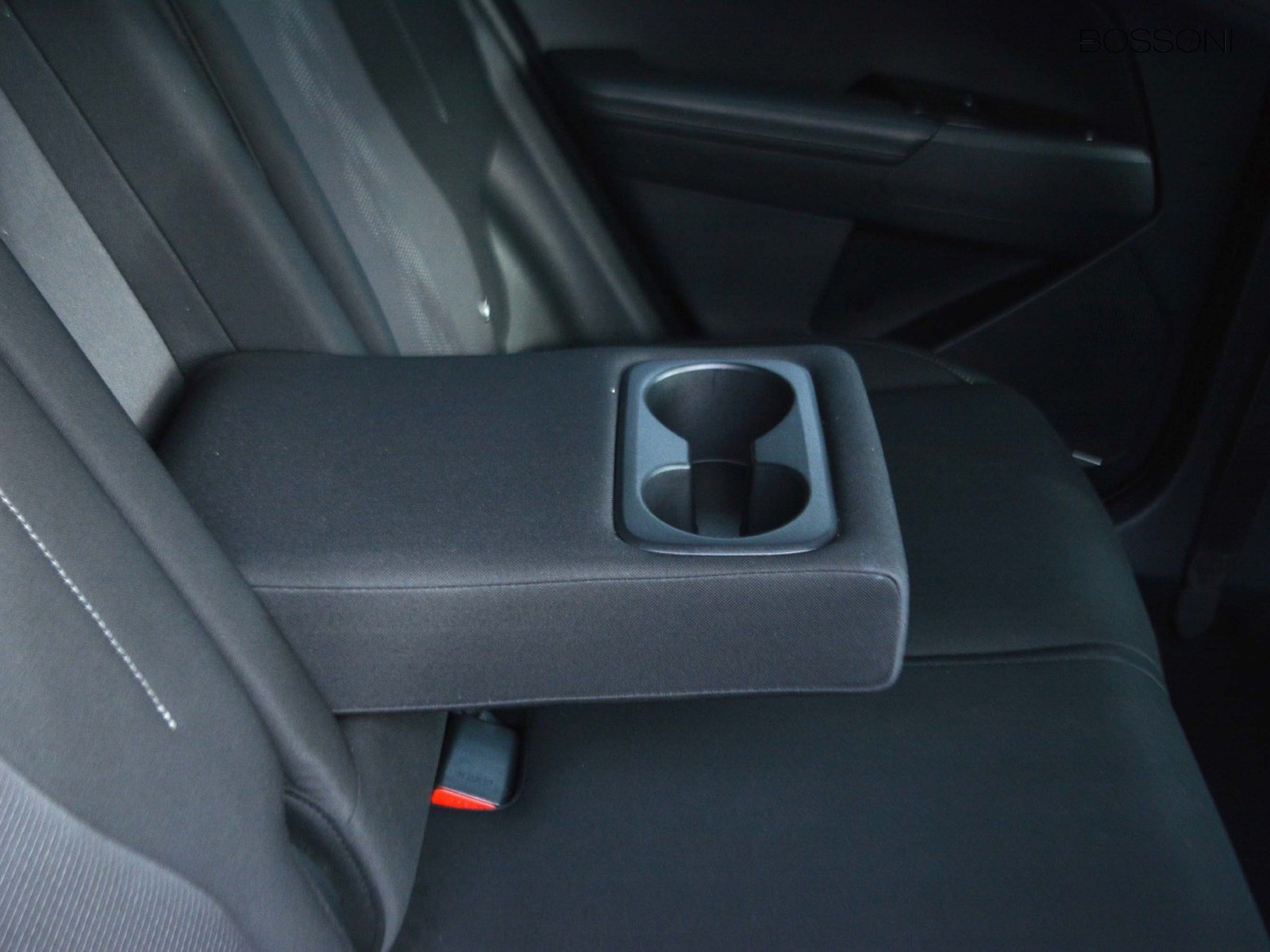 6 - Kia Sportage 1.6 t-gdi phev style awd at6