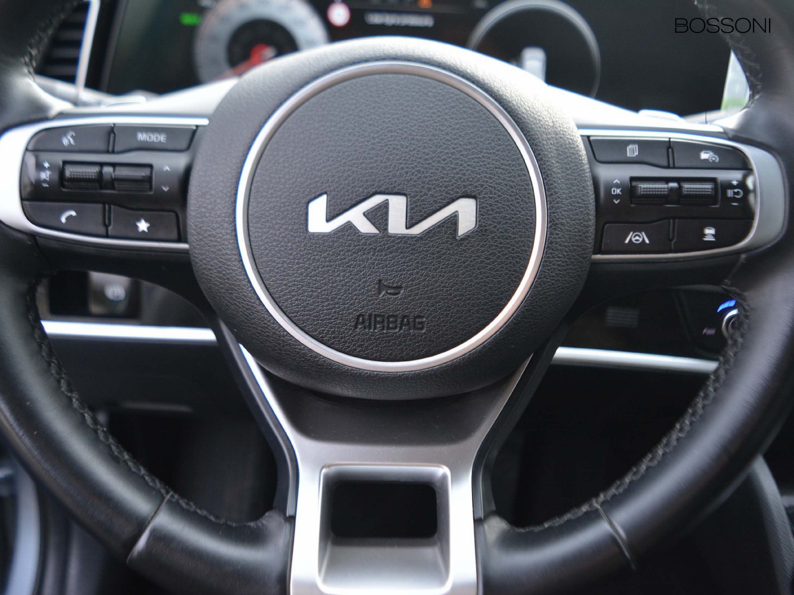 18 - Kia Sportage 1.6 t-gdi phev style awd at6