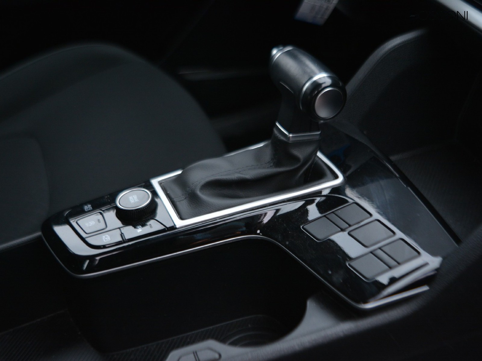 11 - Kia Sportage 1.6 crdi mhev business dct