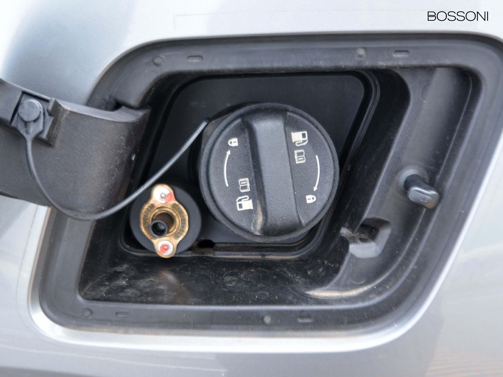 14 - Kia Niro 1.6 gdi hev tri-fuel 126cv style dct6