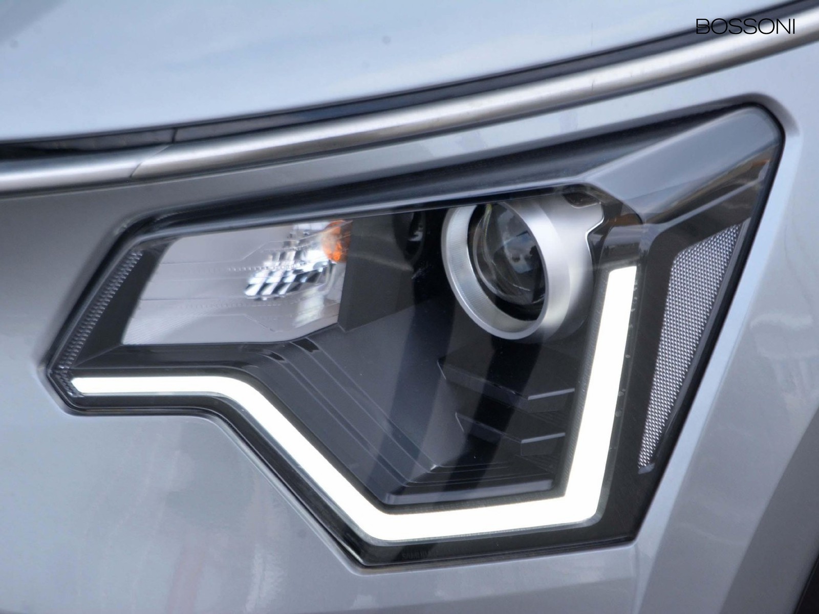 22 - Kia Niro 1.6 gdi hev tri-fuel 126cv style dct6