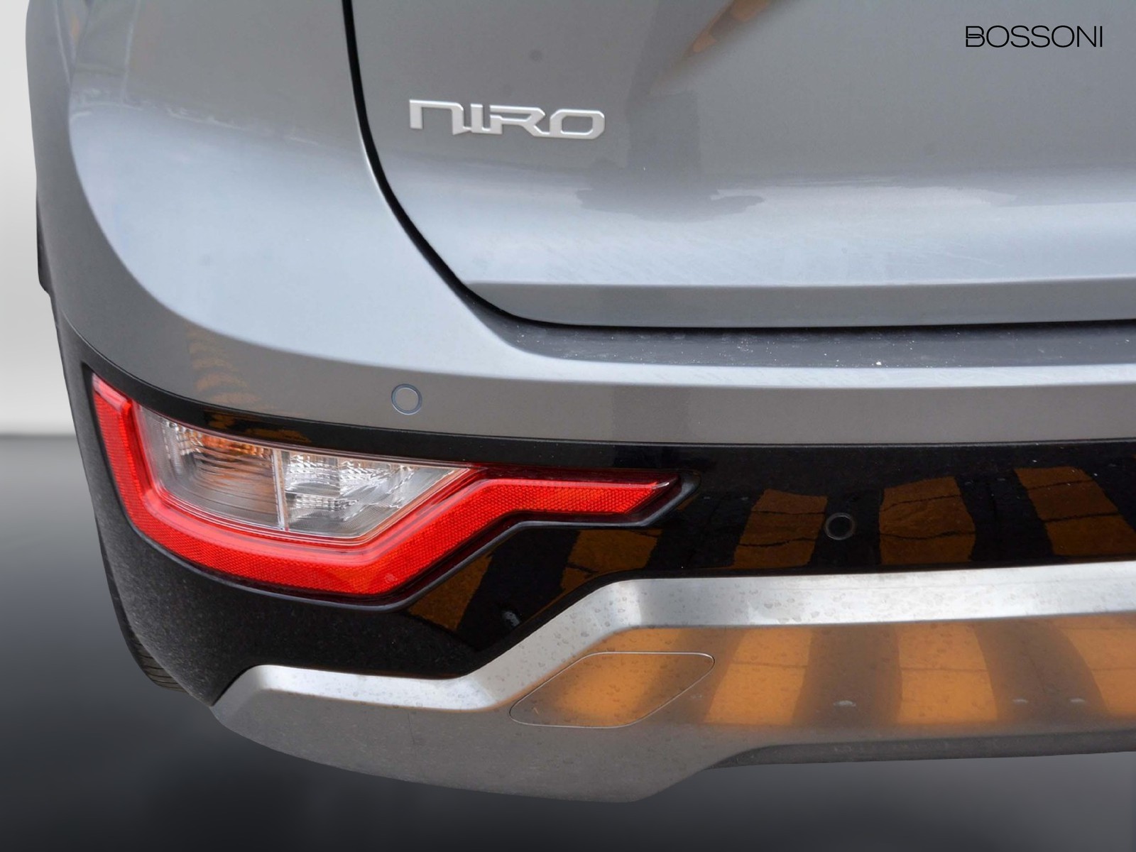 23 - Kia Niro 1.6 gdi hev tri-fuel 126cv style dct6