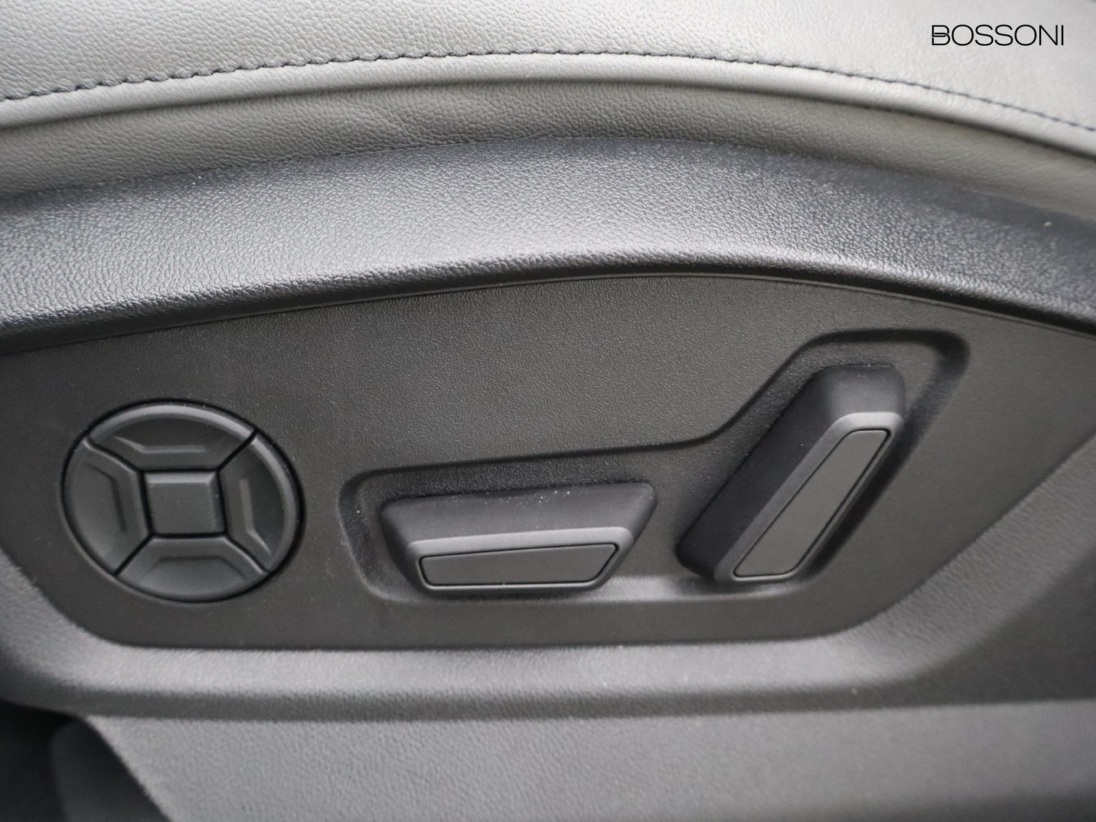 17 - Audi Q8 55 3.0 v6 tfsi mhev sport quattro tiptronic