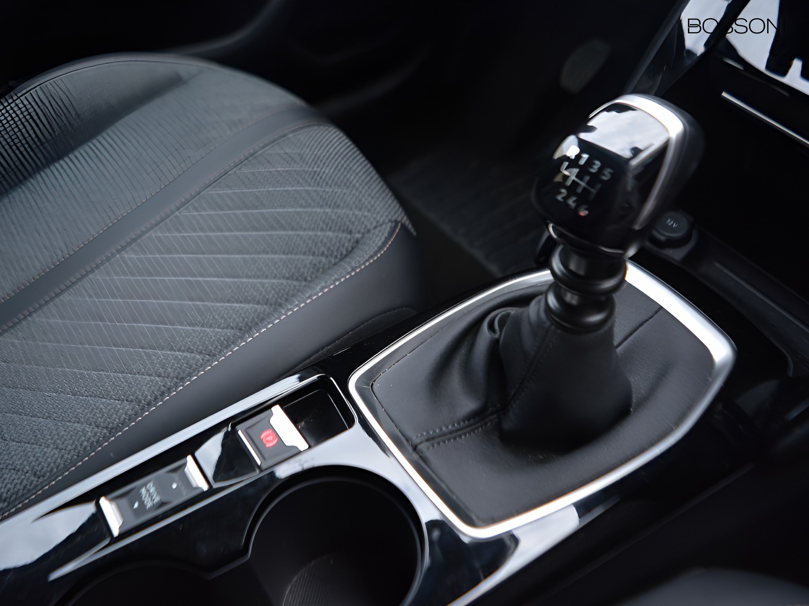 18 - Peugeot 208 1.2 puretech 100cv allure s&s