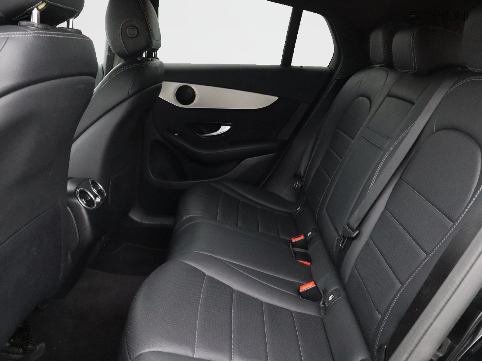 8 - Mercedes GLC coupe 200 d sport 4matic 9g-tronic plus