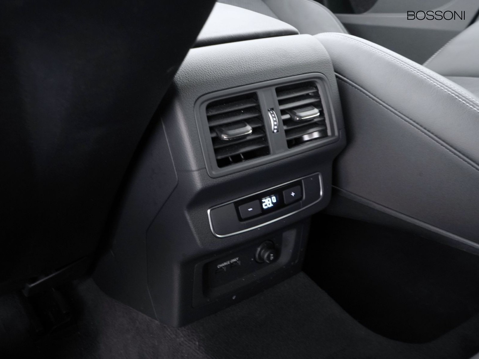 28 - Audi Q5 sportback 40 2.0 tdi mhev 12v s line quattro s tronic