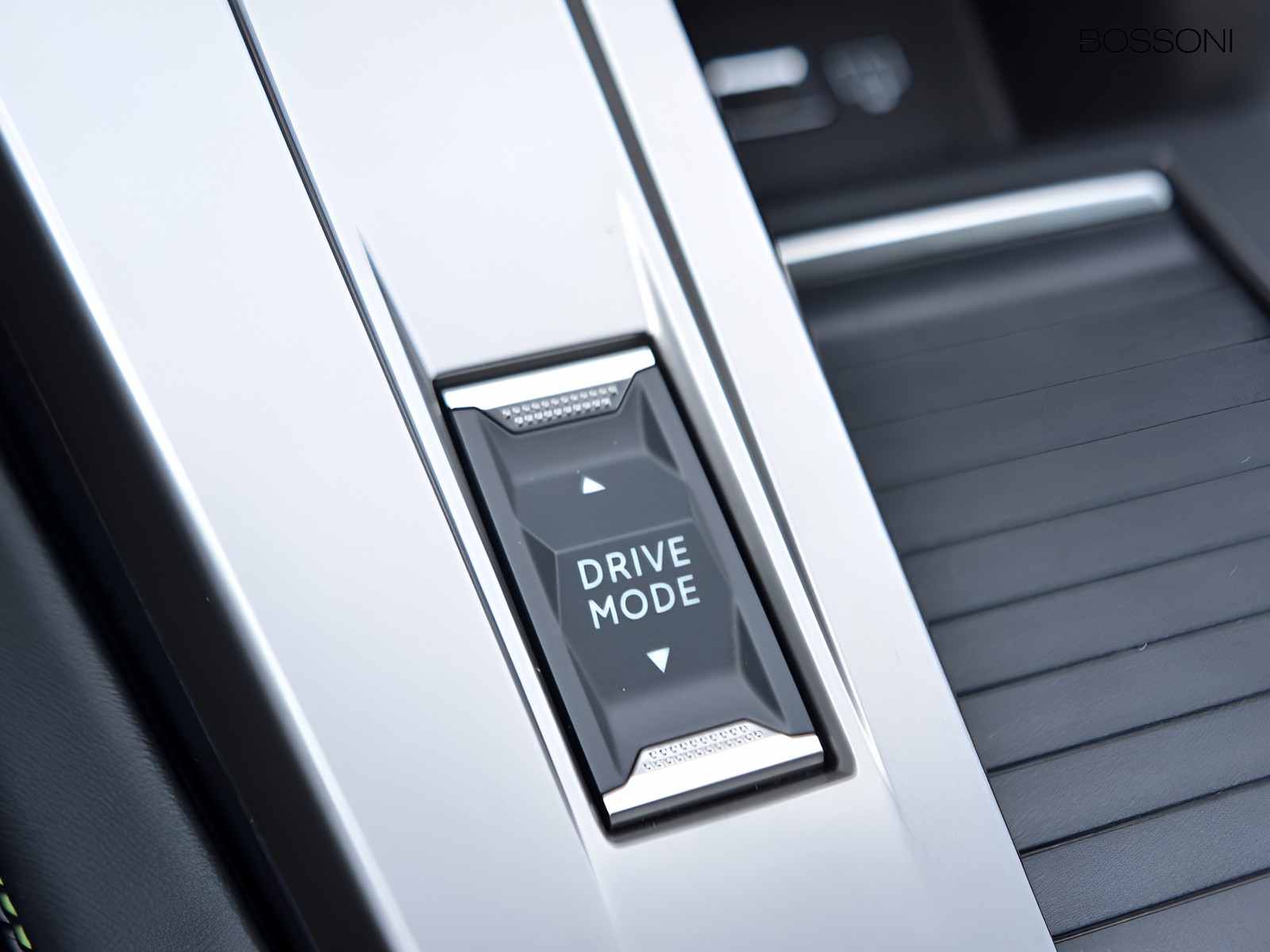 18 - Peugeot 308 1.2 hybrid 145cv gt e-dcs6