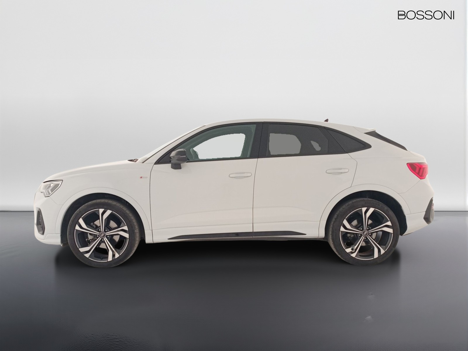 3 - Audi Q3 sportback 35 2.0 tdi identity black s tronic