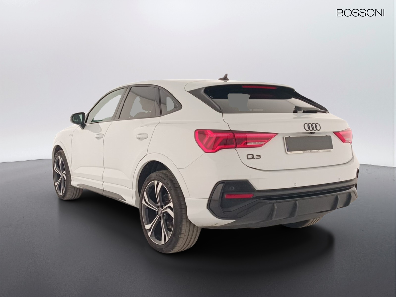 4 - Audi Q3 sportback 35 2.0 tdi identity black s tronic