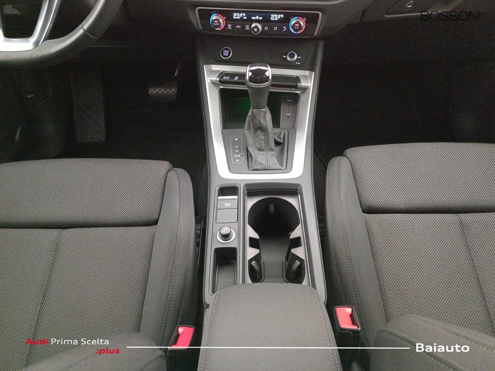 15 - Audi Q3 sportback 35 2.0 tdi identity black s tronic